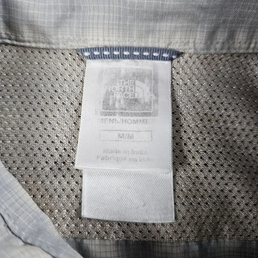 North Face Shirt Mens Medium Gray Tartan Plaid Button Up Pockets Hiking Outdoor